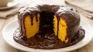 Bolo de Cenoura com Cobertura de Chocolate